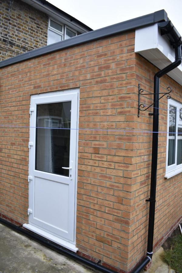 Shaz,S House Apartment Cowley  Exterior photo
